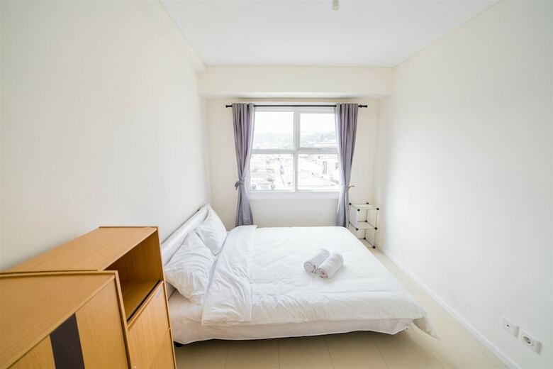 Minimalist Apartment With Sofa Bed At Parahyangan Residence