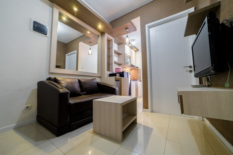 Serene & Cozy Apartment At Parahyangan Residences
