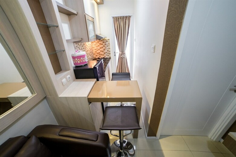 Serene & Cozy Apartment At Parahyangan Residences
