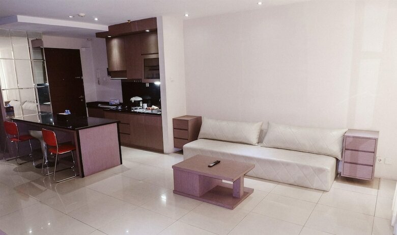 Spacious Apartment @ Mangga Dua Residence Near Itc Mall