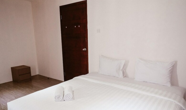 Spacious Apartment @ Mangga Dua Residence Near Itc Mall
