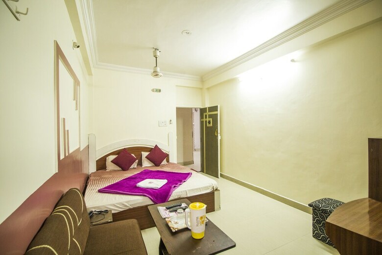 Hotel Gujarat Palace