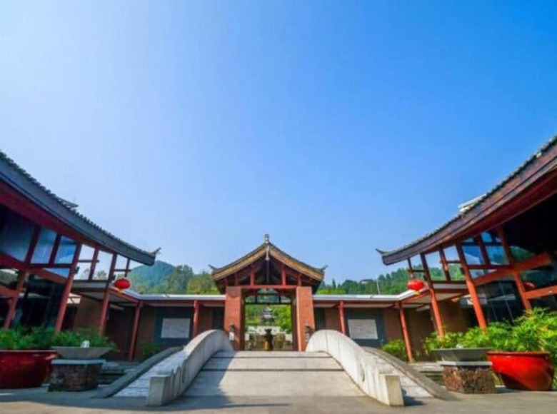 Langzhong Hirizon Hotel