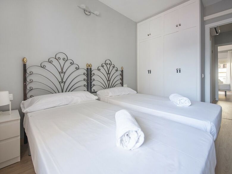Apartamentos Montserrat 32, R68