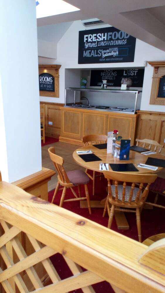 Ferns Farm Hotel & Palms Leisure Club