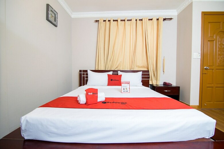 Hotel Reddoorz Near Hiecc Tan Binh