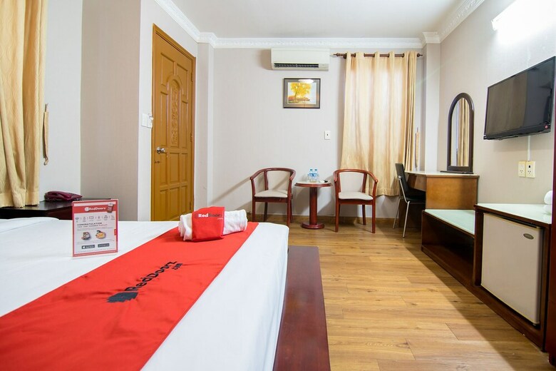 Hotel Reddoorz Near Hiecc Tan Binh