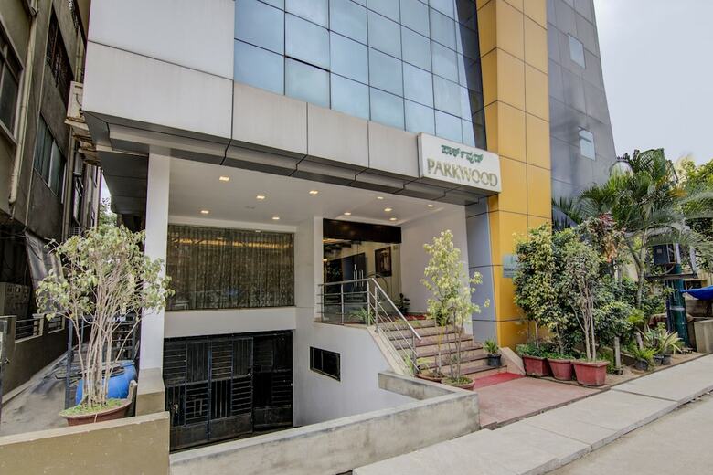 Aparthotel Parkwood Suites