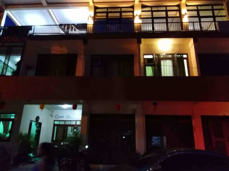 Hostal Queen Elena Hotel - Hostel