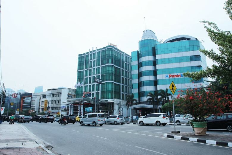 Capital O Business Hotel