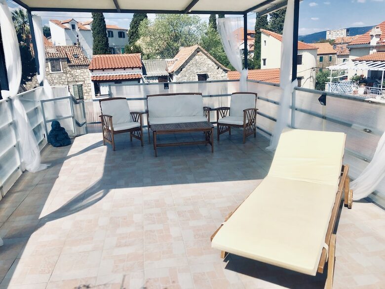 Apartments Mariani - Near Split Riva