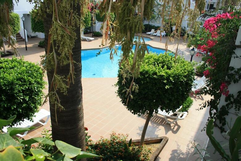 Aparthotel Apartamentos Torrelaguna Sl