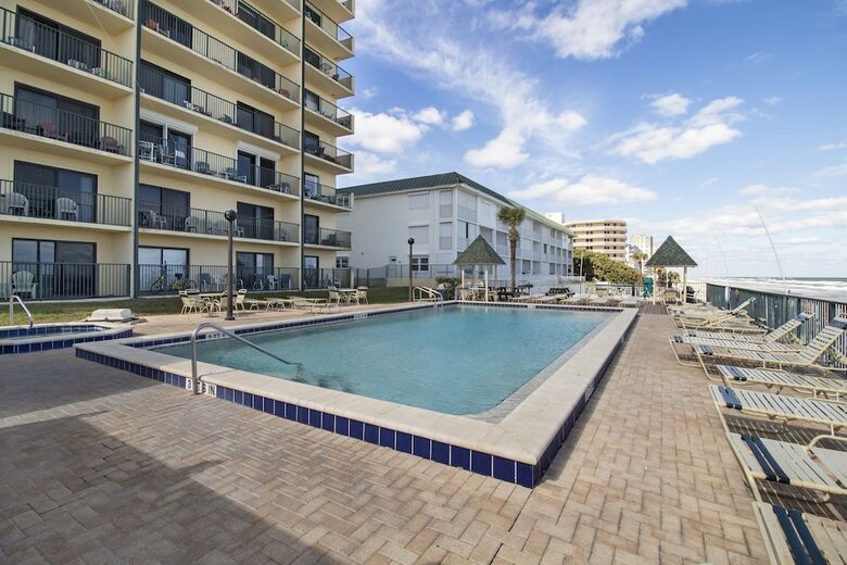 Tropical Suites At Sunglow Resort