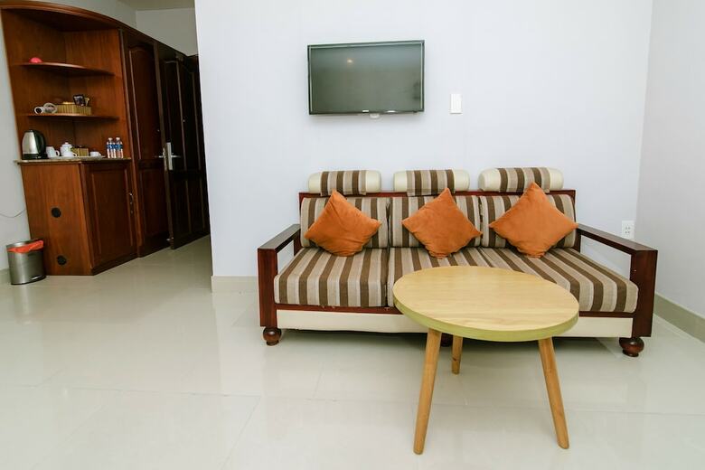Long Bao Chau Hotel