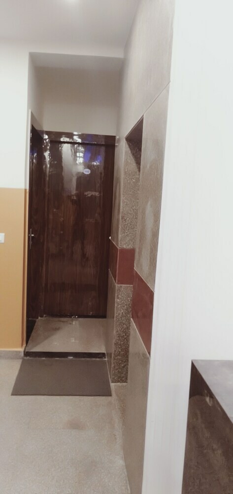 Airport Hotel P Palace