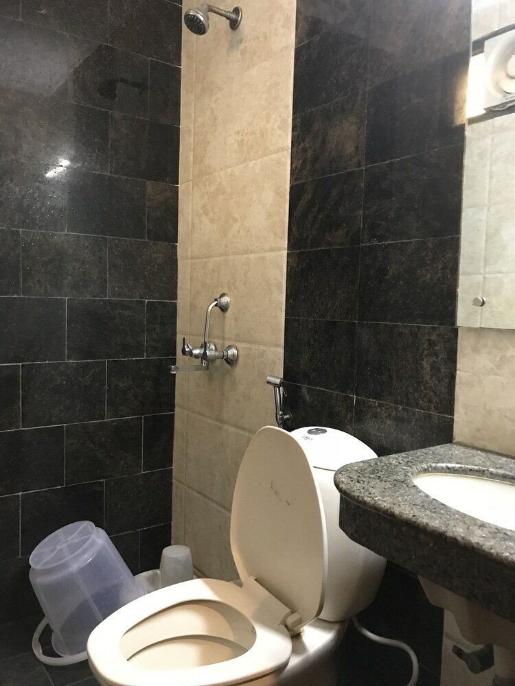 Hotel Avtar At New Delhi Railway Station