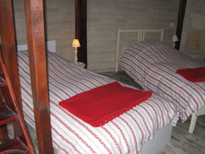 Hotel Les Troglos De Beaulieu