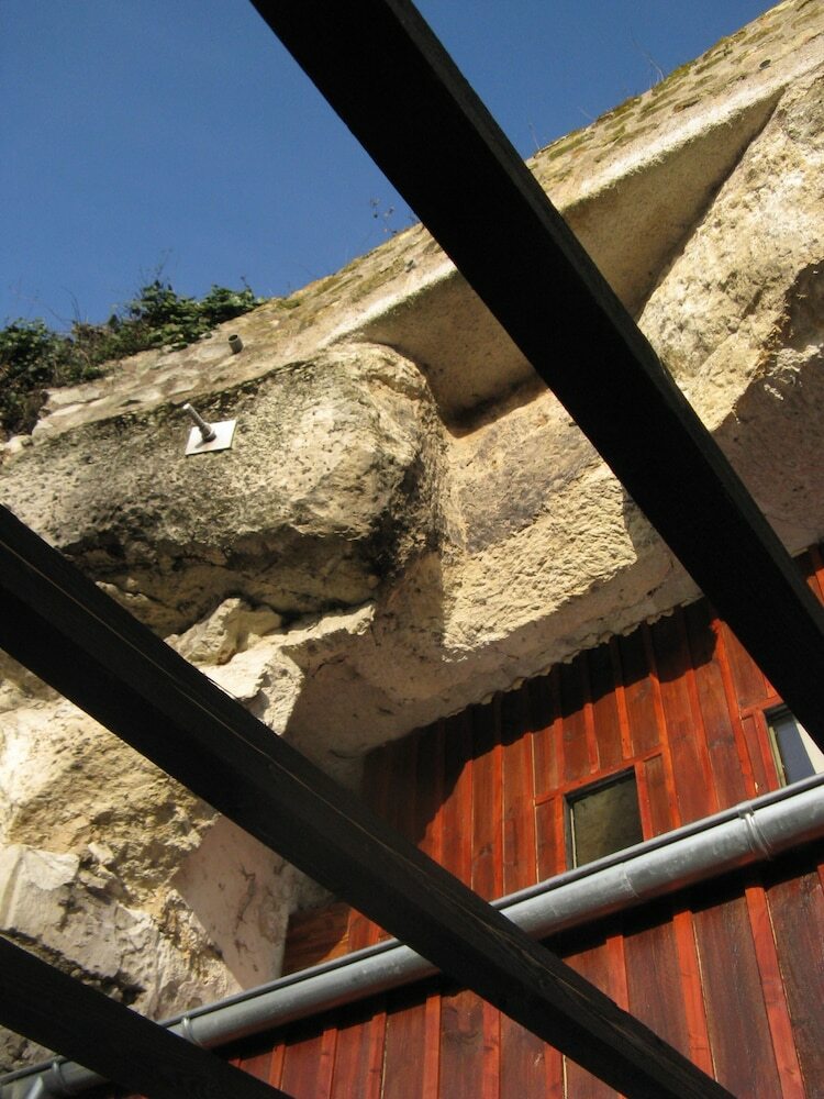 Hotel Les Troglos De Beaulieu