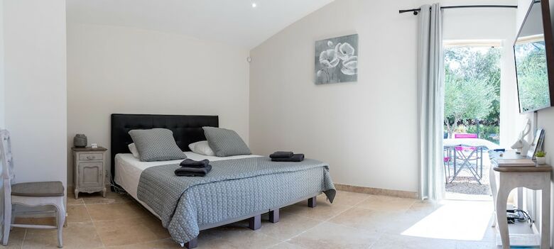 Bed & Breakfast Mas La Cheneraie