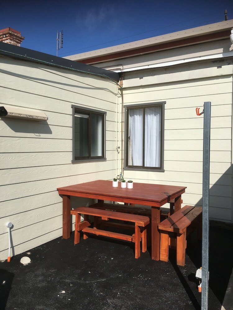 3ree Spacious & Charming Apartment