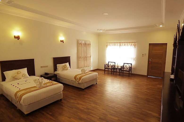 Famous Hotel Bagan 2