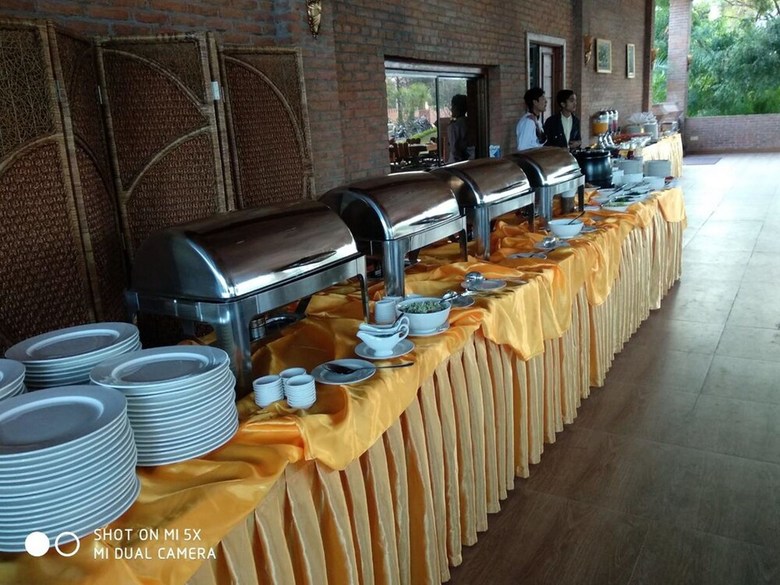 Famous Hotel Bagan 2