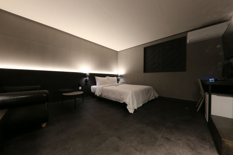 N7 Hotel