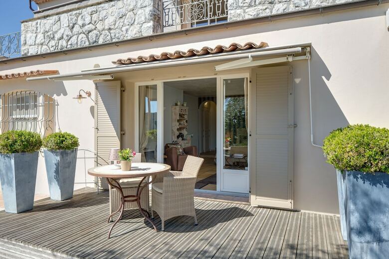 Bed & Breakfast Chambres D'h�tes Villa C�dria