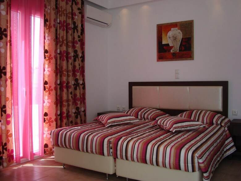 Apartamentos Elena Studios And Suites