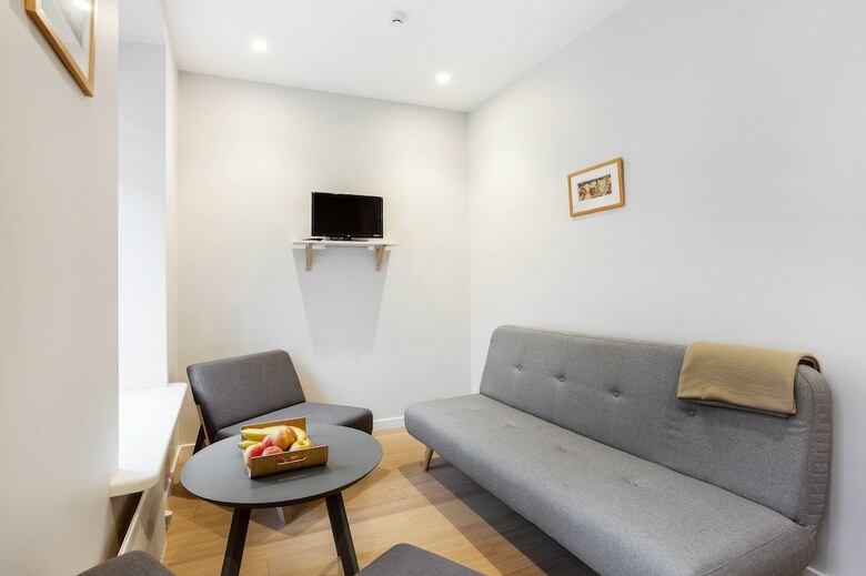 Jolly Apartments