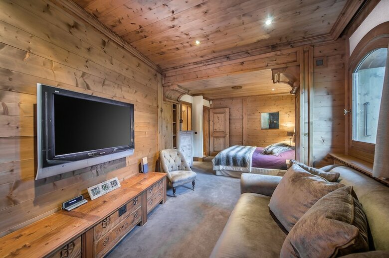 Chalet Tyrosolios - Near Meribel Ski Resort
