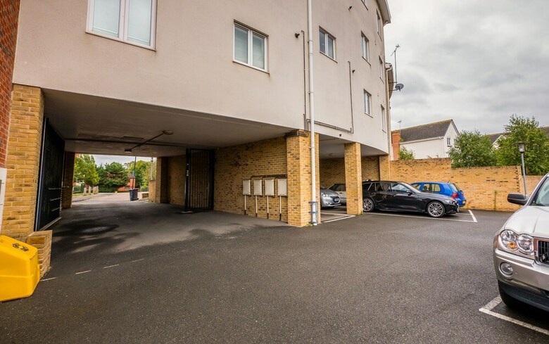 Royale Blenheim Apartment