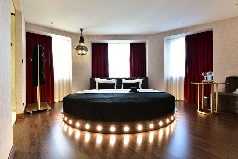 Maxime Hotel