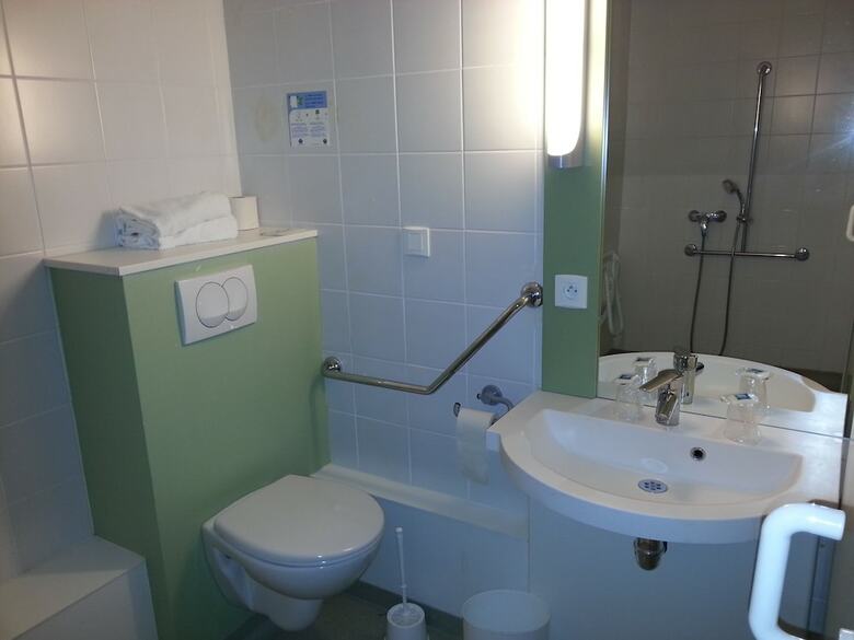 Hotel Ibis Budget Nantes Ouest Atlantis Cou�ron
