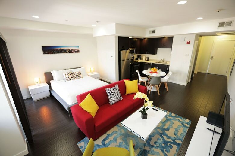 Aparthotel Hollywood Urban Residences
