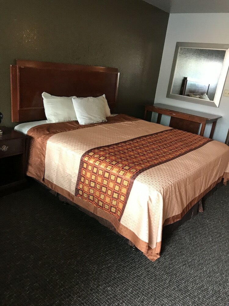 West Main Motel