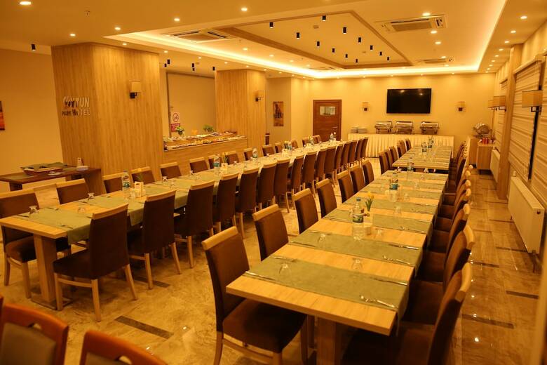 Oytun Park Hotel
