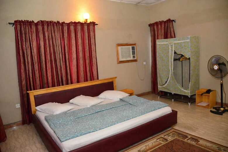 Hotel Queens Way Resorts