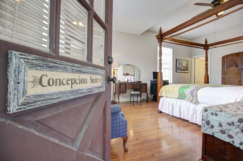 Bed & Breakfast Inn On The Riverwalk