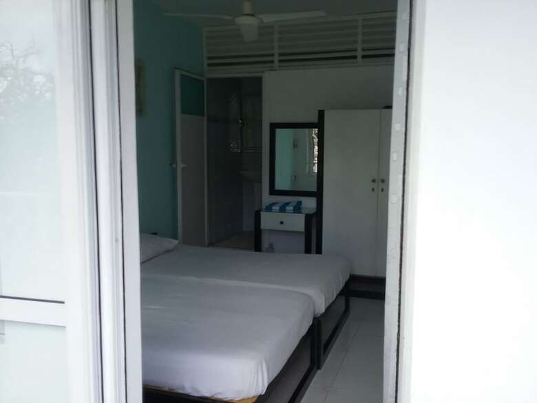 Hostal La Plaine Verte Guest House