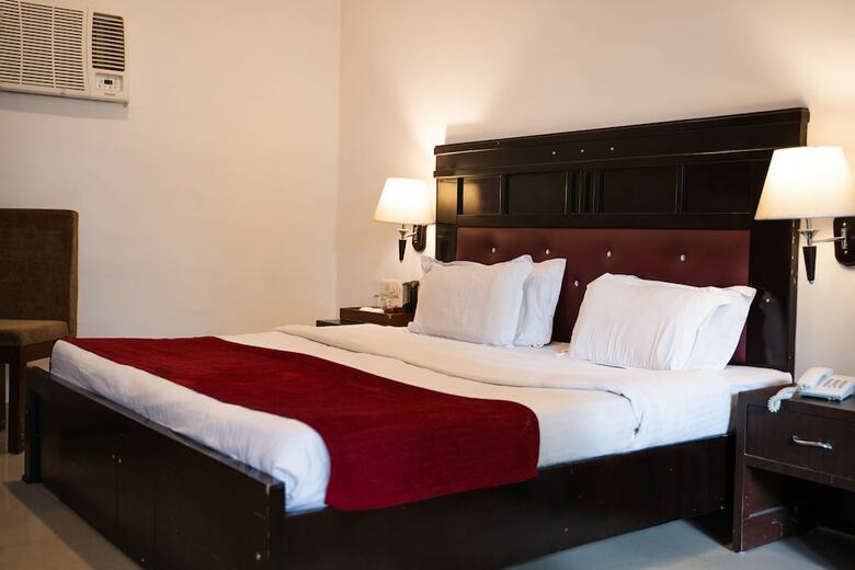 Hotel Swiss Cottage And Spa By Salvus