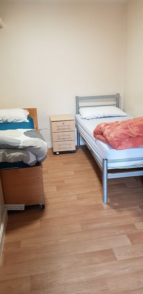 Hostal Davies Court