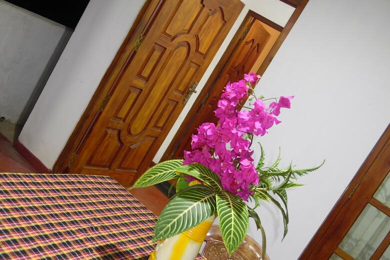 Hotel Sea Breeze Inn