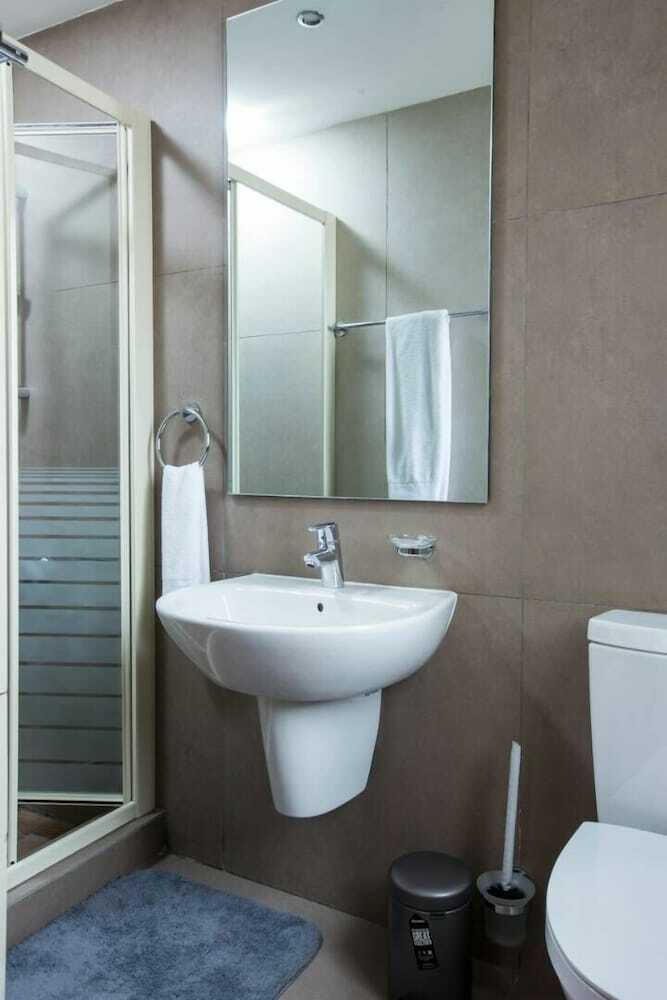 The Urban Apartments & Suites