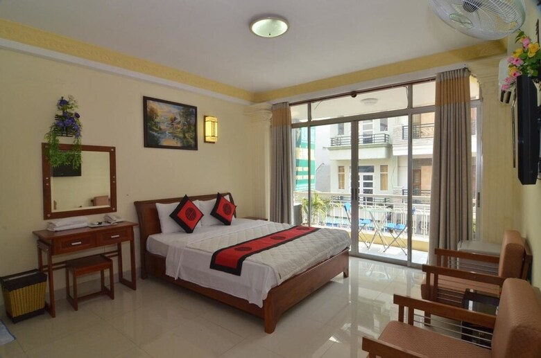 Hotel Reddoorz Plus @ Pham Ngu Lao 2