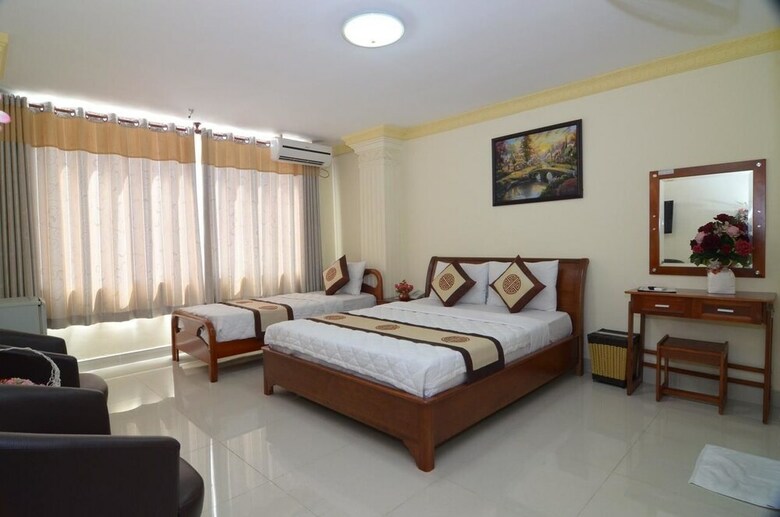 Hotel Reddoorz Plus @ Pham Ngu Lao 2
