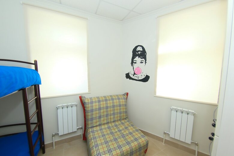 Hostal Kupe Capsule Hotel & Hostel