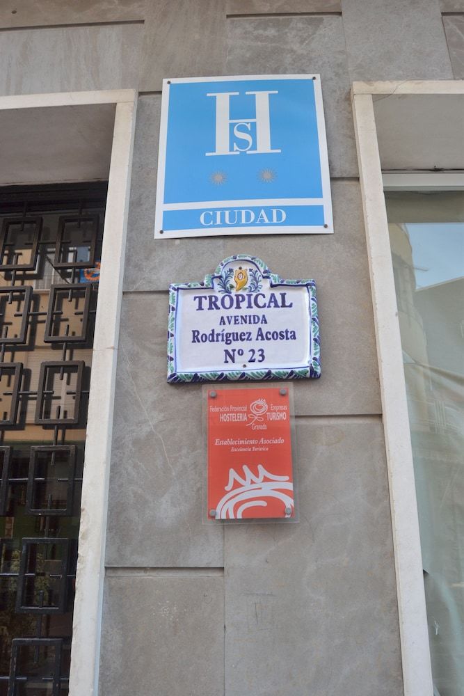 Hostal Nuevo Tropical