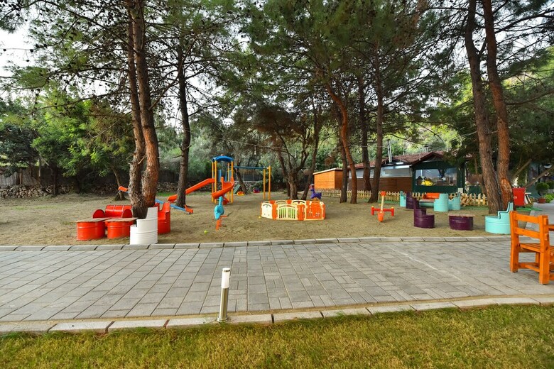 Hotel Green Pine Beach & Bungalows