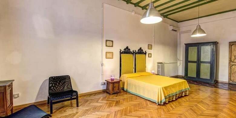 Campo De Fiori 3 Bedroom Apartment